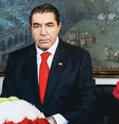 意大利模特经纪人，美国总统特朗普的好朋友保罗.赞波利今年刚刚被特朗普任命为全球关