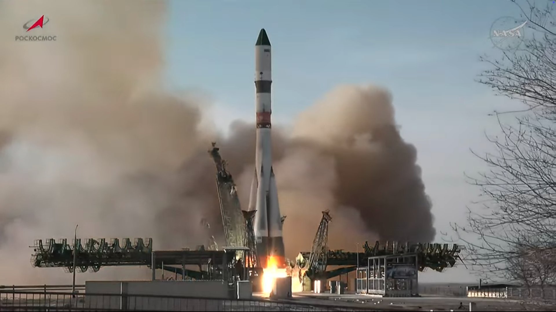 刚刚发射的Progress MS-33货运飞船的自动对接天线未能成功展开，目前地