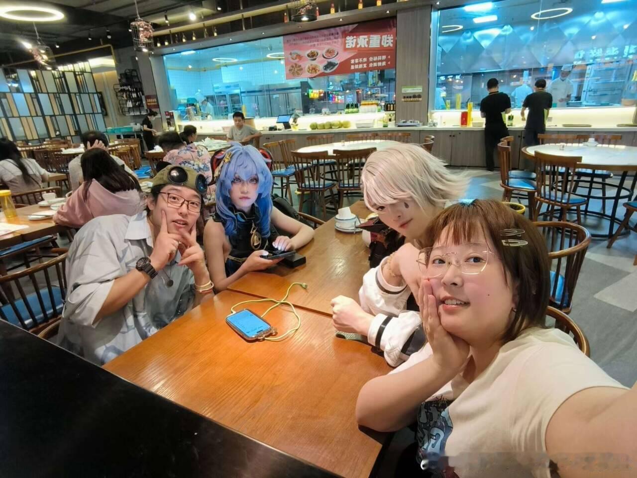 #原神[超话]# 黑奴开始干活了​​​