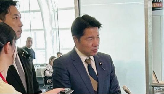 日本议员团飞到北京，一待就是4天，又是谈又是看，姿态放得够低。可中方呢？一句“注