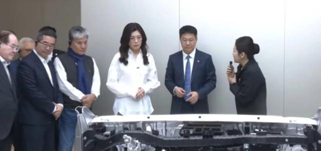 大陆今天发布的对台“十项政策”，既是郑丽文这次访陆得到的最为贵重的礼物，但对郑丽