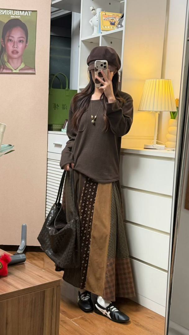 🍂本人去南京的第一套OOTD搞定！厚度合适吧这两条拼接裙都太好看了，我根本都纠