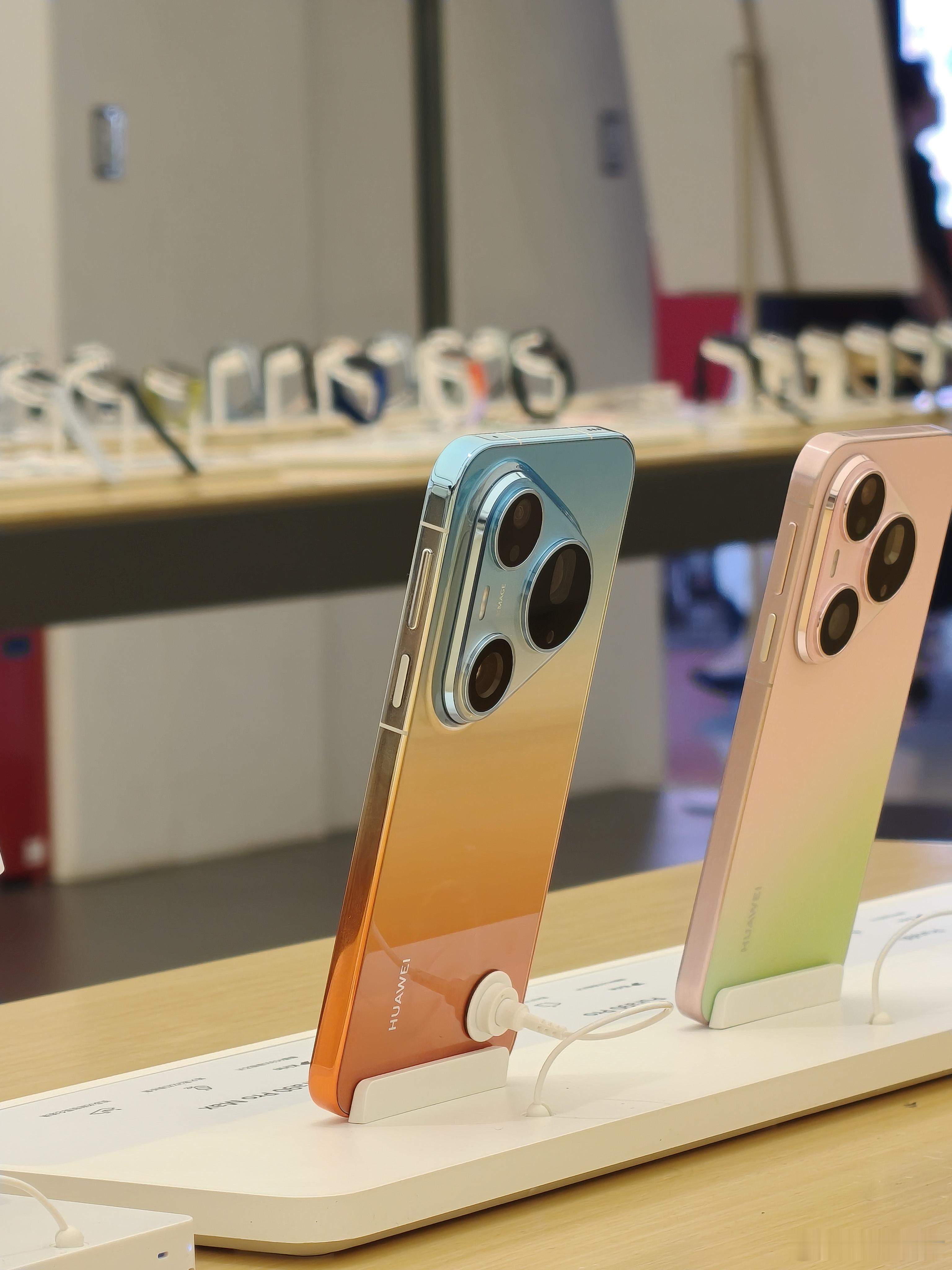 华为Pura 90 Pro Max的橘子海我上手了！讲真这渐变色做得太正了，暖橘