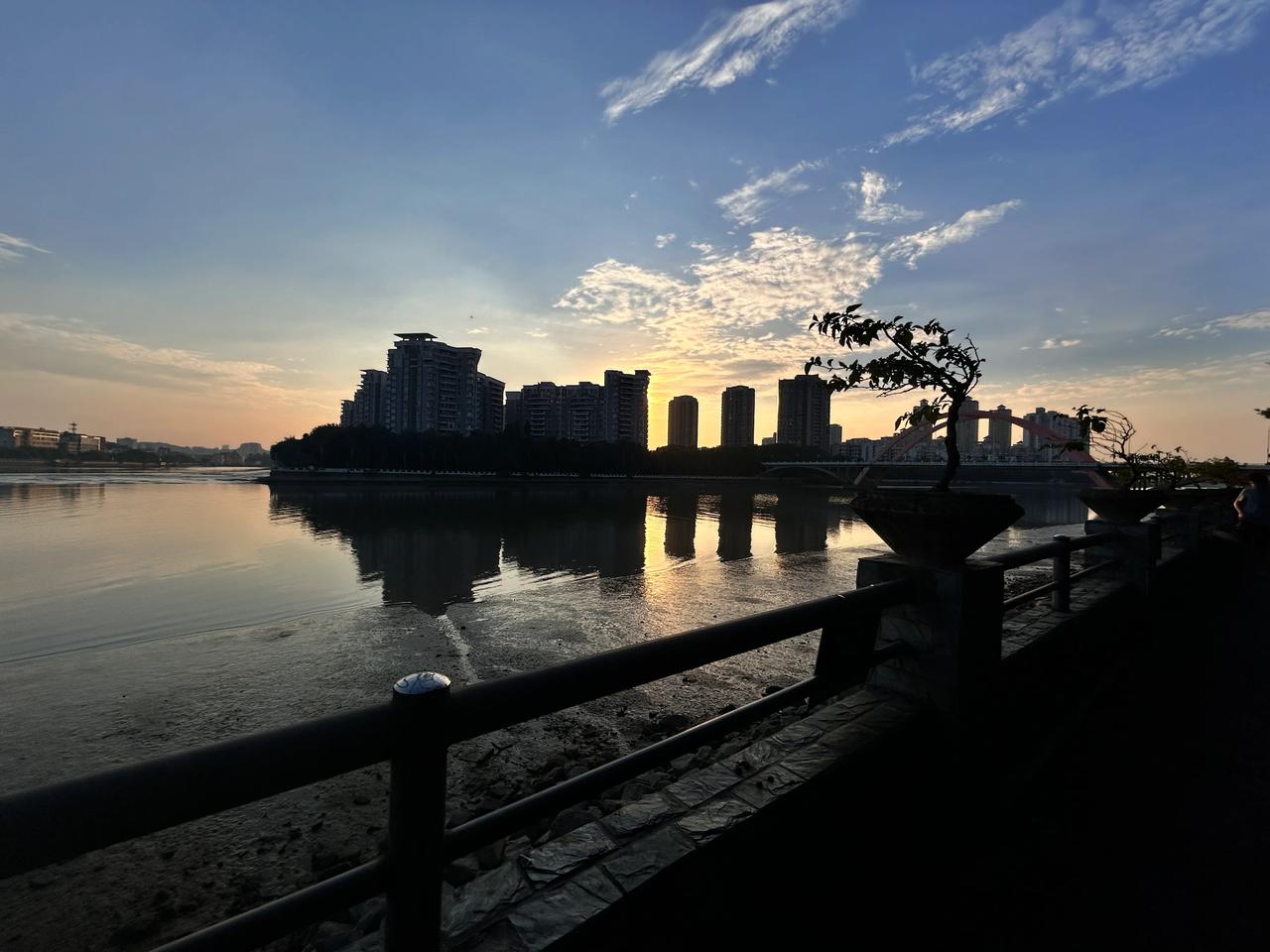 #拍一张我的城市美景#一条大河