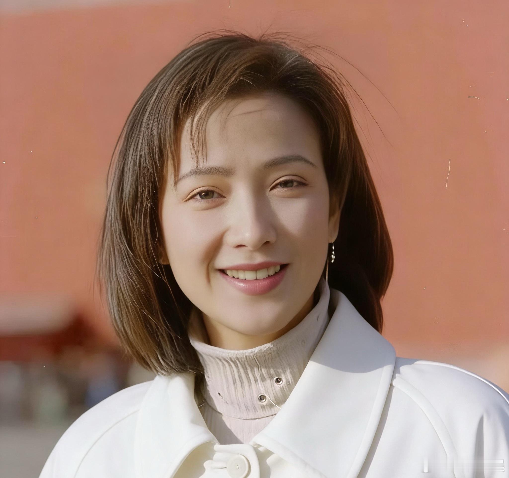 演员何晴去世一路走好 