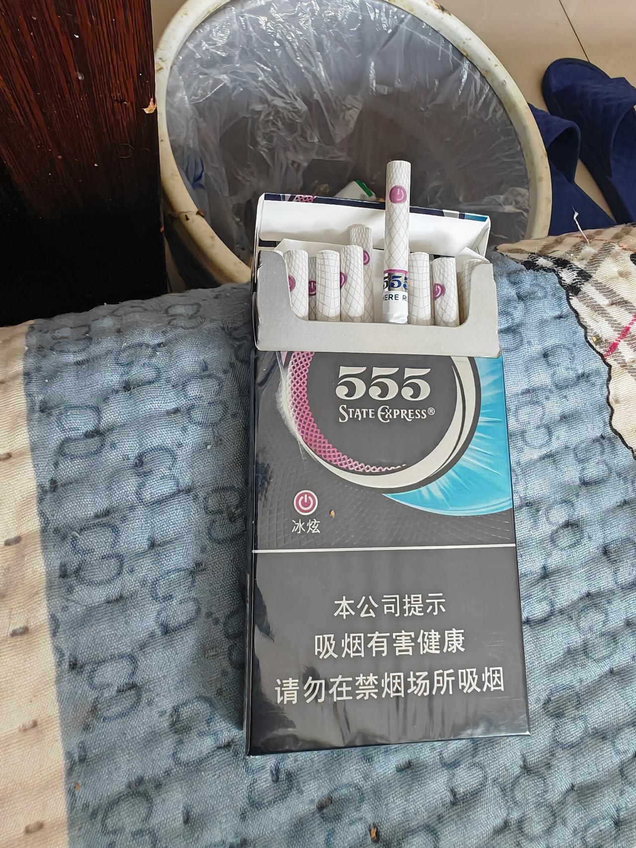 我买的这款555烟是真难抽，简直就是毒药。之前看到有人测评555，说欧版能品出独