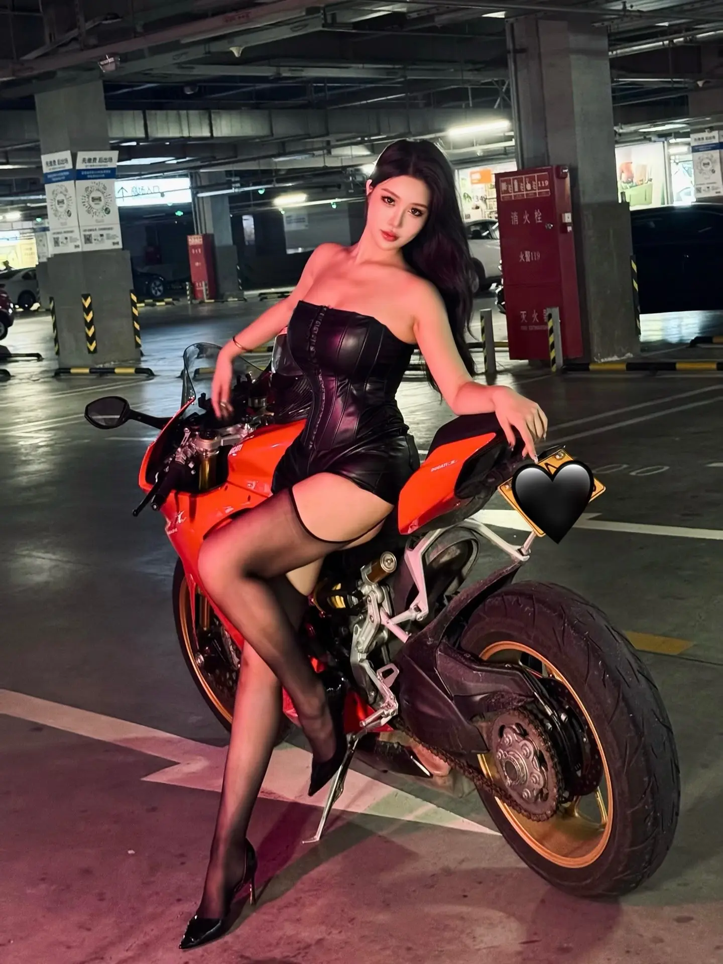 出门把把妹。