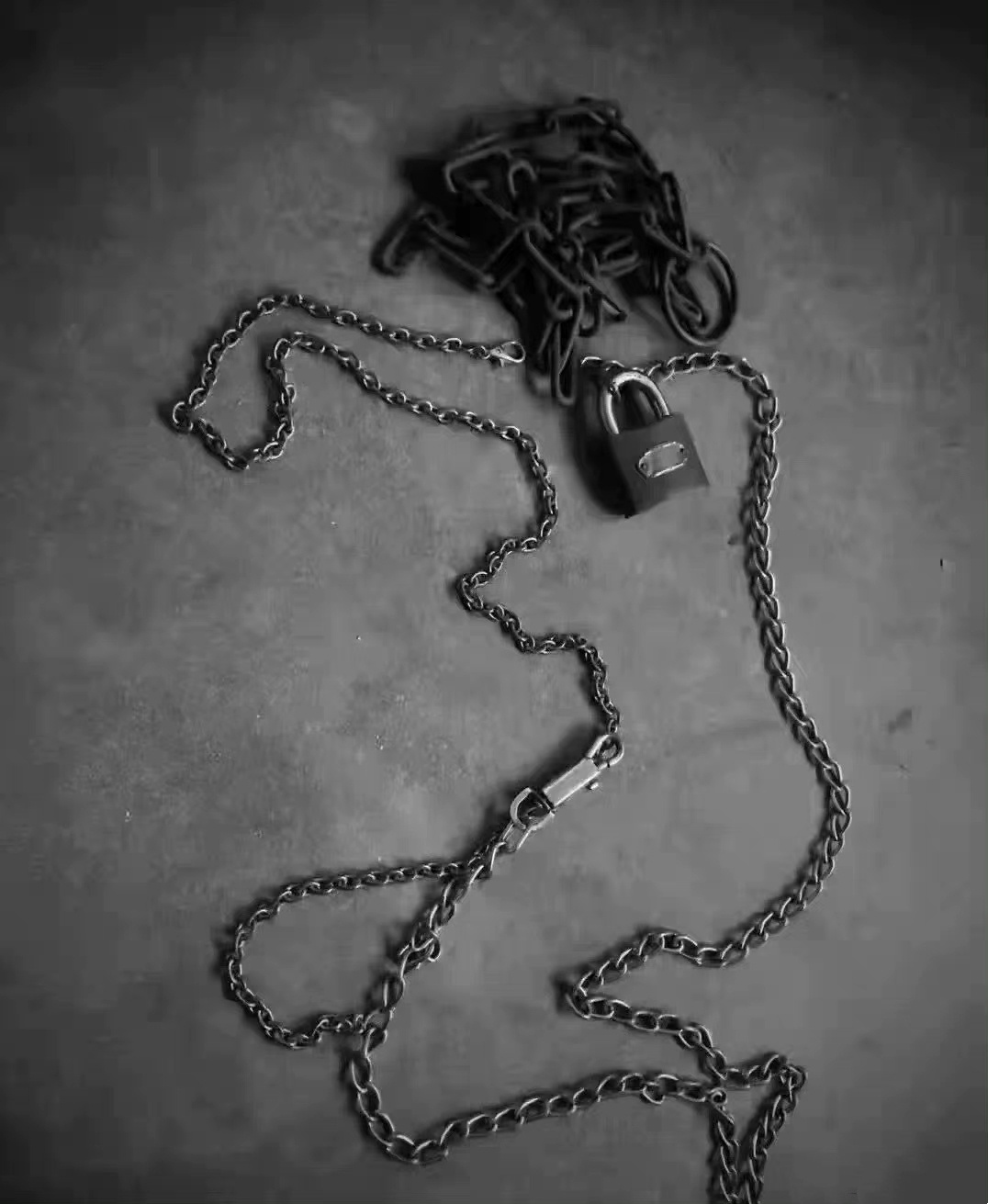 不给彩礼就不结婚或成违法行为 这种风气一旦形成，不结婚的都有可能涉嫌违法！这不是