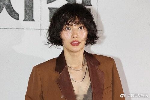 林珍娜起诉劫匪 林珍娜以诬告罪起诉了一名曾闯入其住宅实施抢劫的男子。所属公司官方