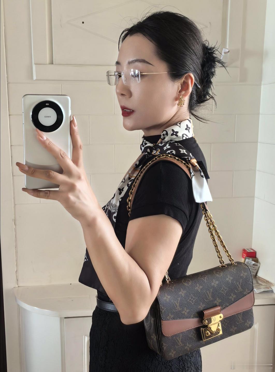 气质美腿阿姨 ​​​