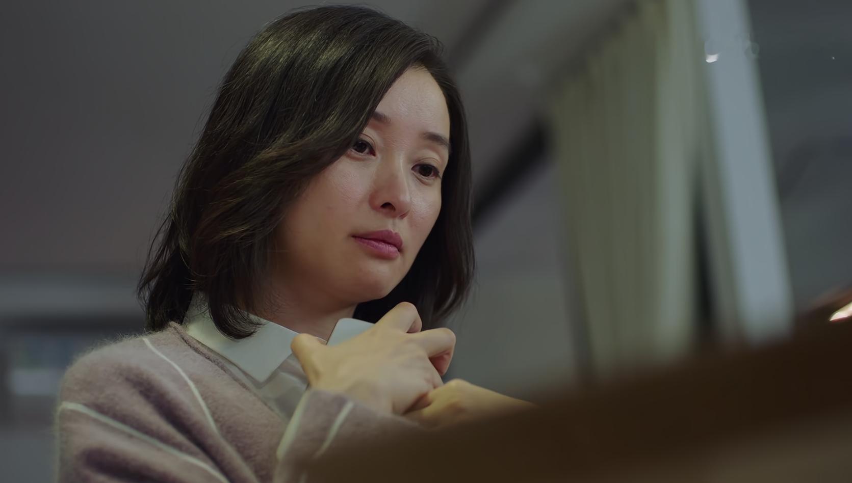 话说凌玲是不是因为陈俊生有钱才看上他的啊，我感觉这个凌玲也没多喜欢陈俊生 