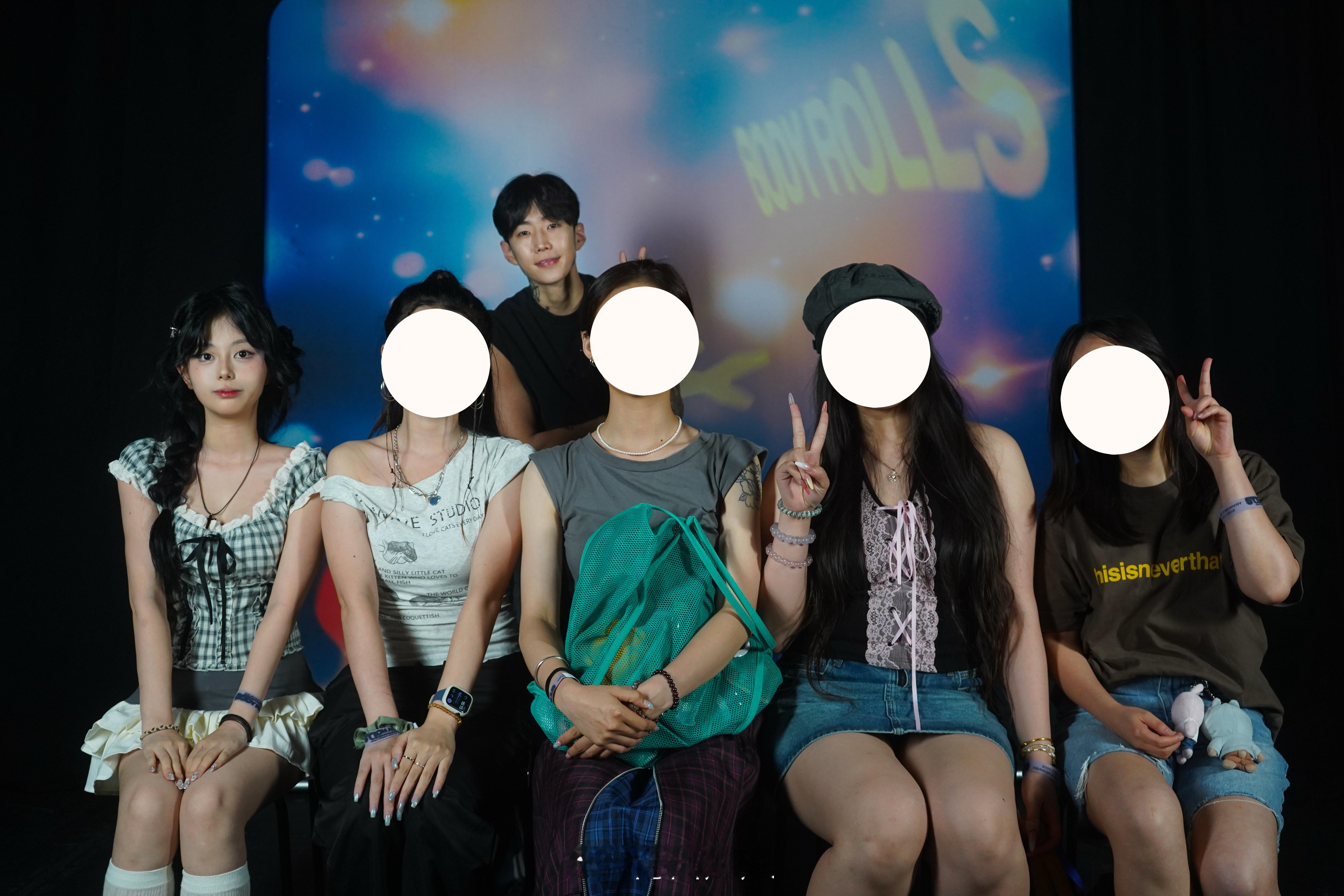 [泪]终于收到合照了，速p了一下 ​​​