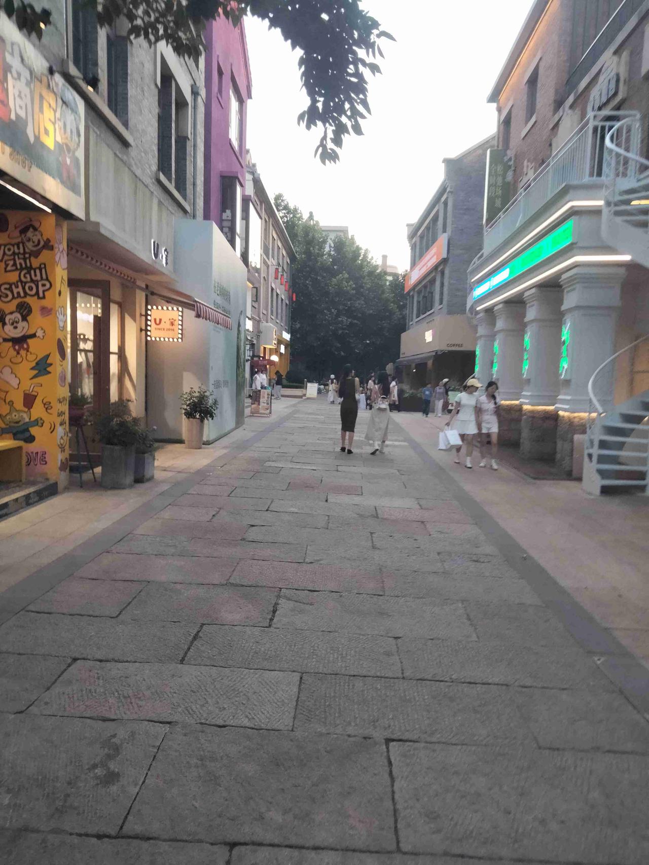 我的今日状态：😁轻松愉快
我这里的天气：☀️晴天