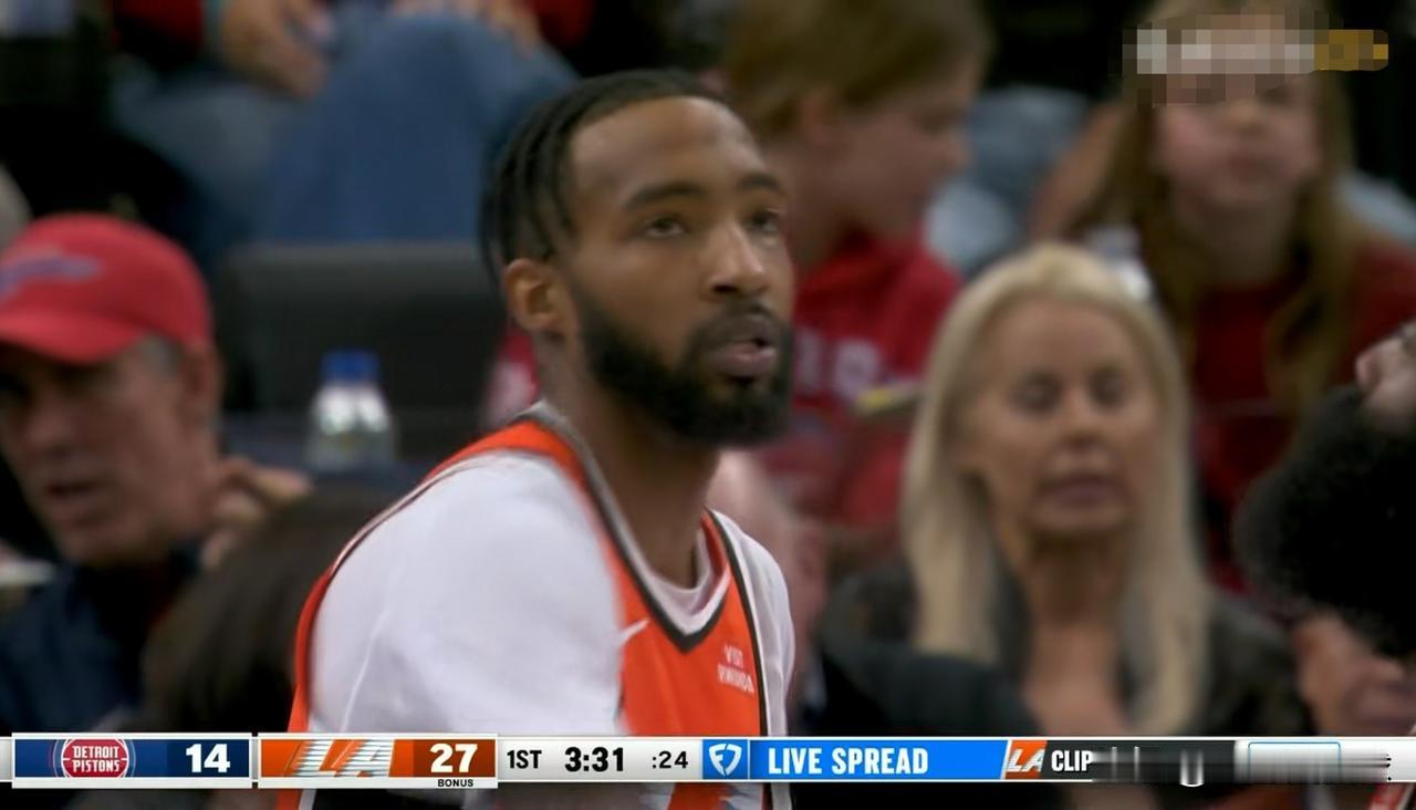 快船大将小德里克-琼斯真是状态糟糕！在今天快船主场以112：99击败活塞的比赛中