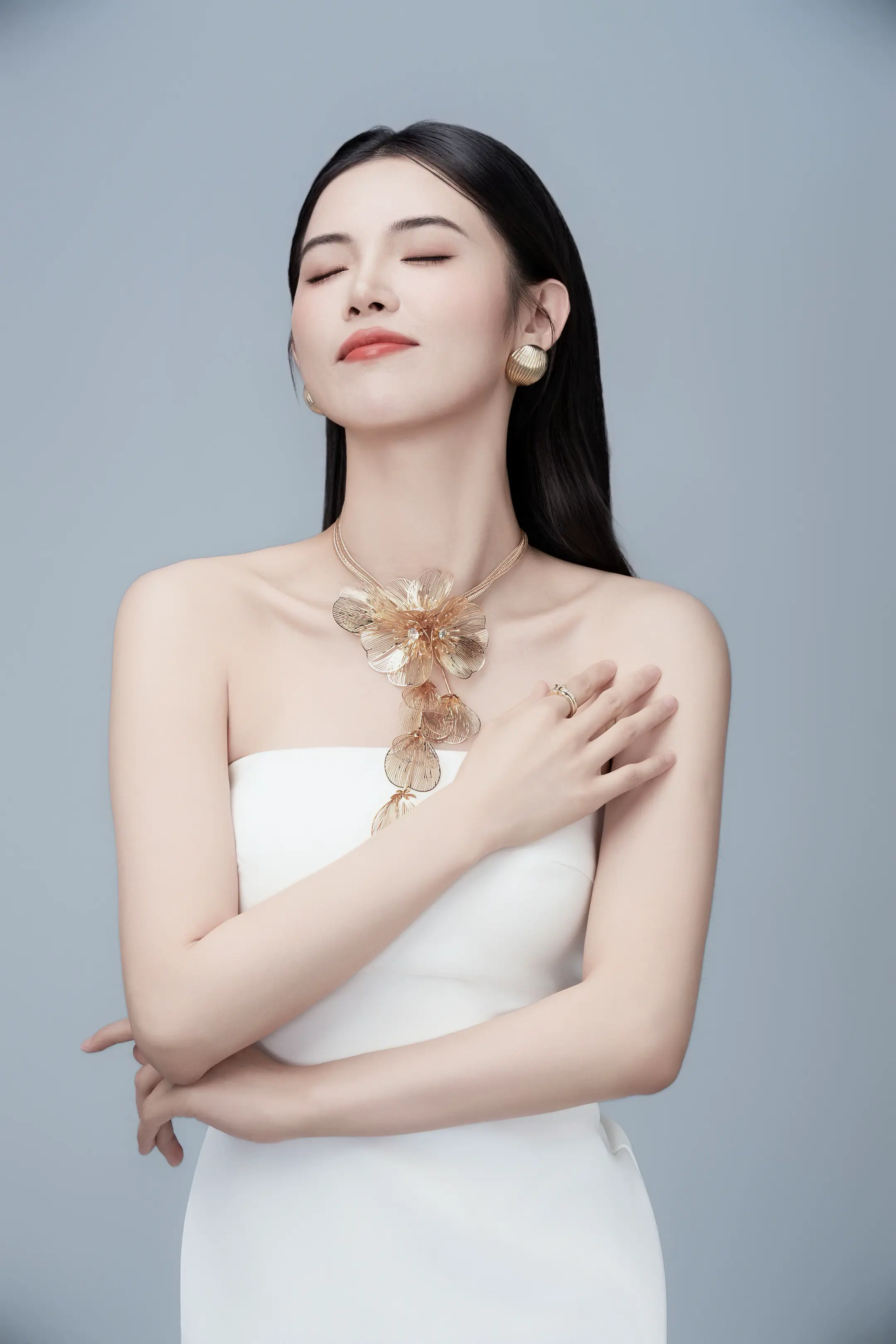你好三十岁的自己 今天是2025年9月28日，祝你生日快乐 在这些年里...