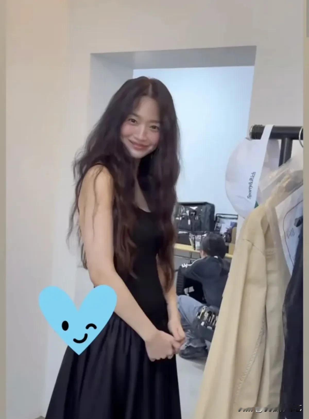20日，演员申敏儿通过自己的Instagram上传了多张照片。公开的照片是申敏儿