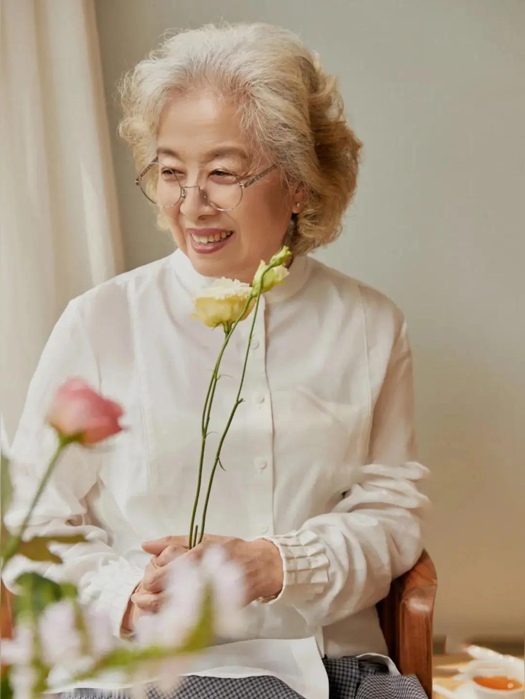 人上了六十岁后，一身毛病，这痛那痛的。
人上了六十岁后，真的不得不服老。身上的部