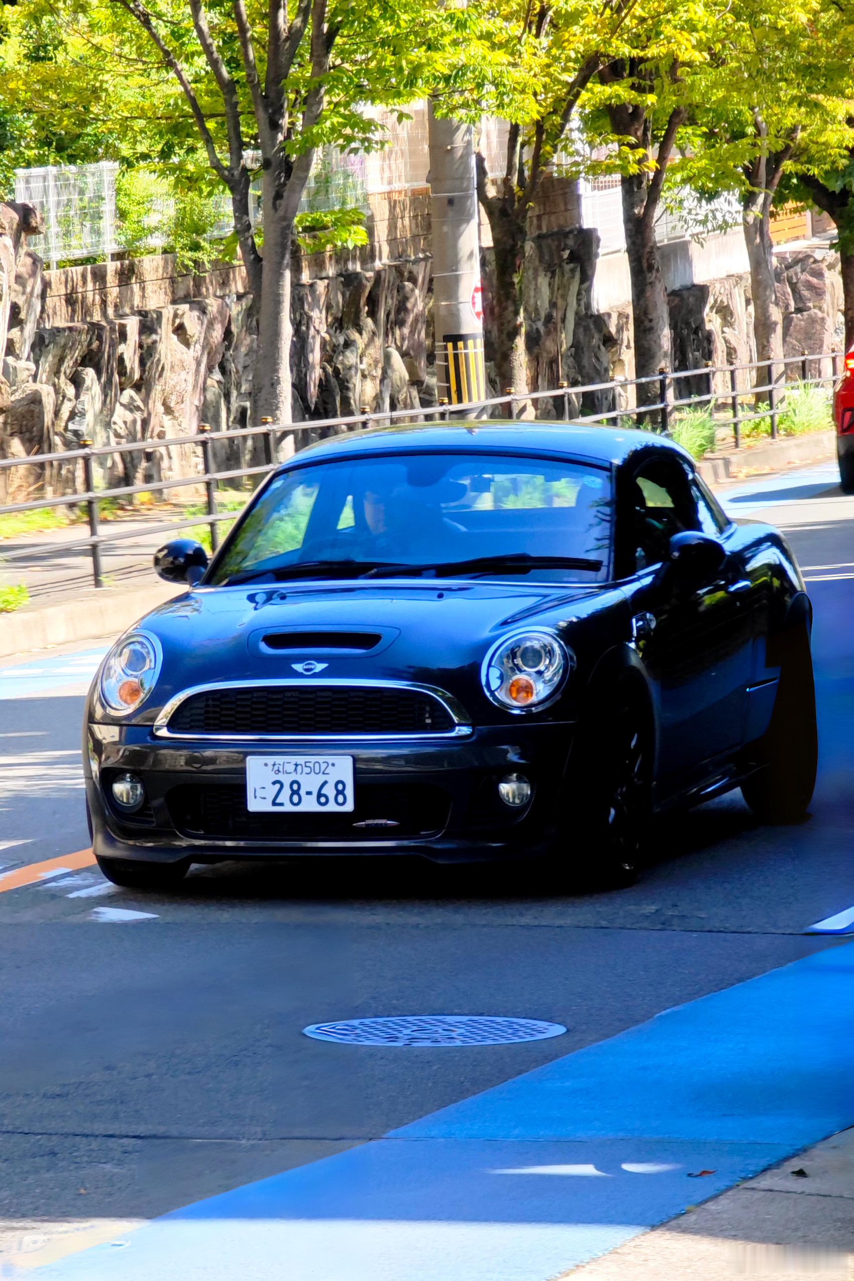型车街拍[超话]偶遇R58 MINI Coupé JCW，属于R56平台的末期产