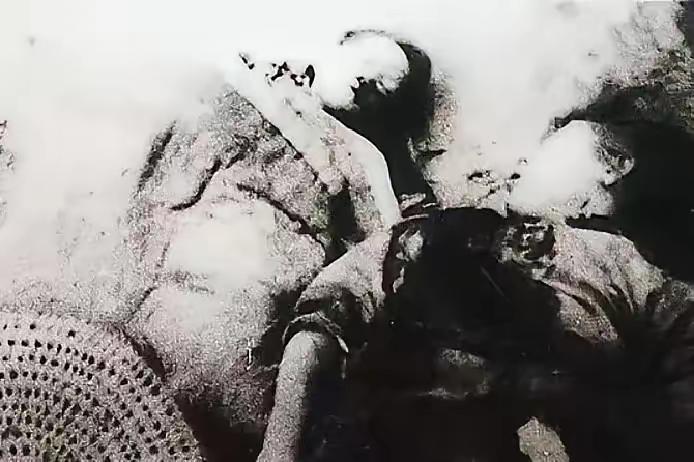 1939年18岁女游击队员张兰的悲壮抗争
 
看到这段历史真的头皮发麻。1939