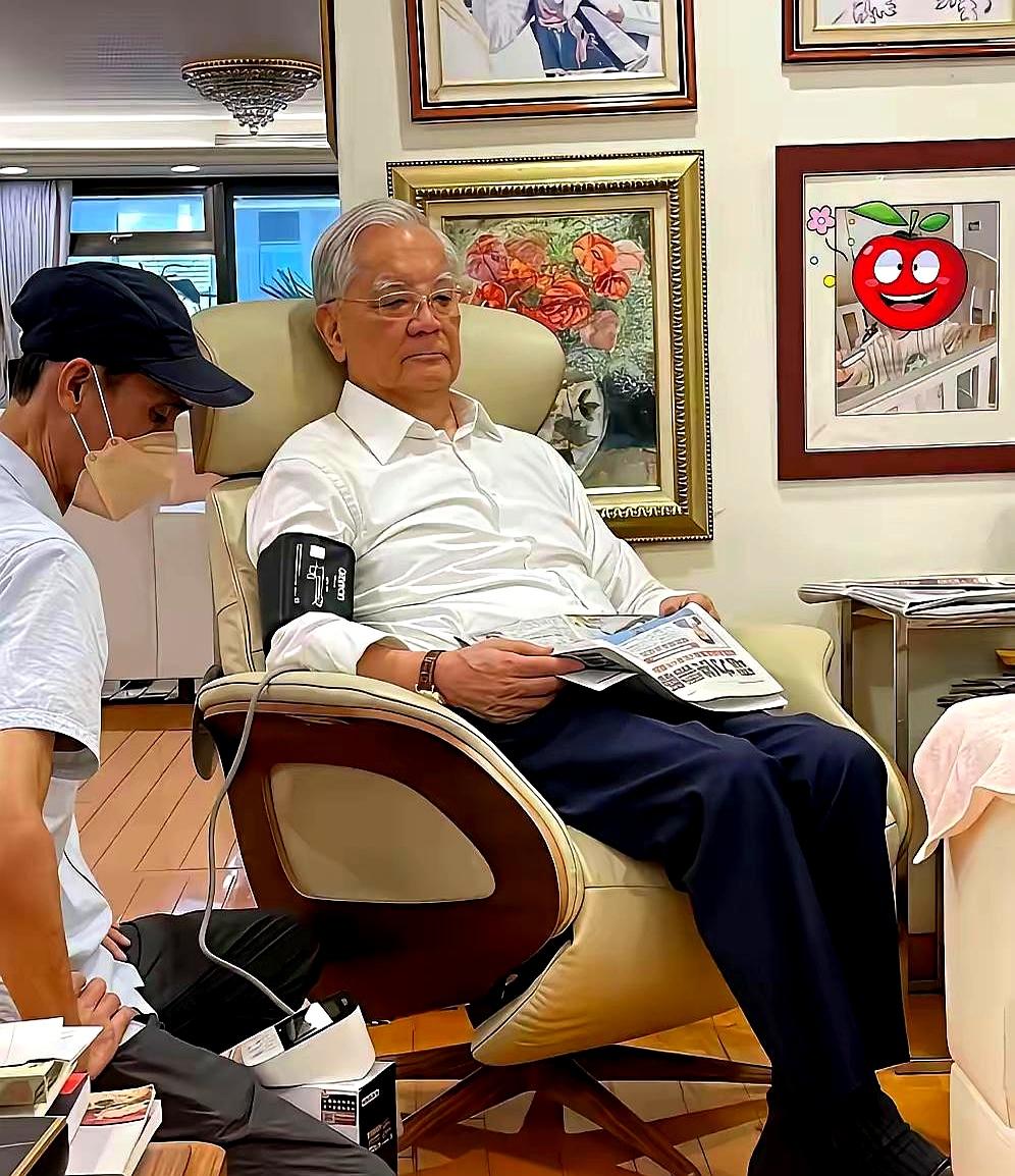 说实话，你是不是也遇到过这种事？
比如前两天我在电梯里，听见俩大妈聊小区里总帮人