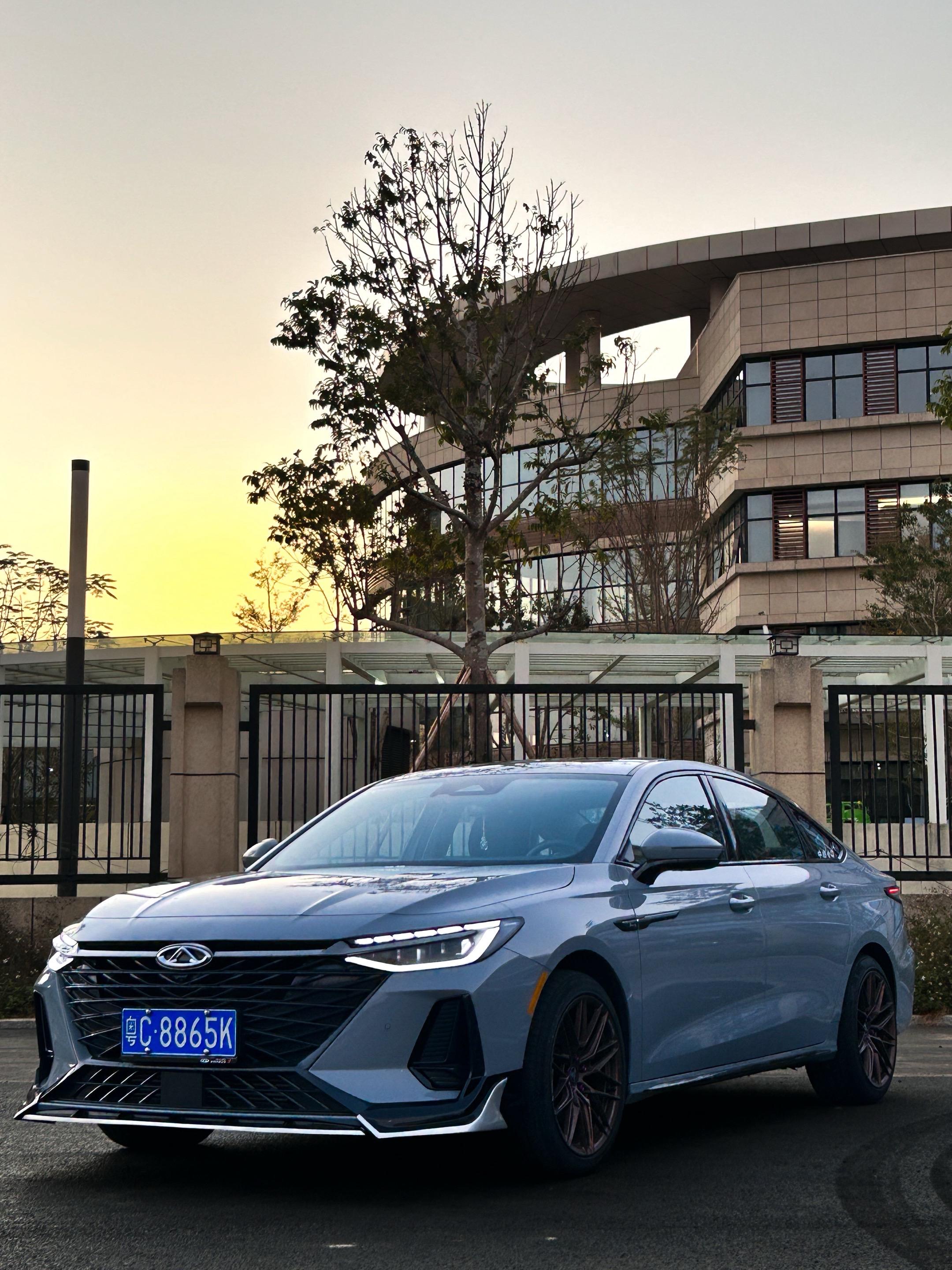 艾瑞泽8的车门很重 重到我整整努力了三年才拿下