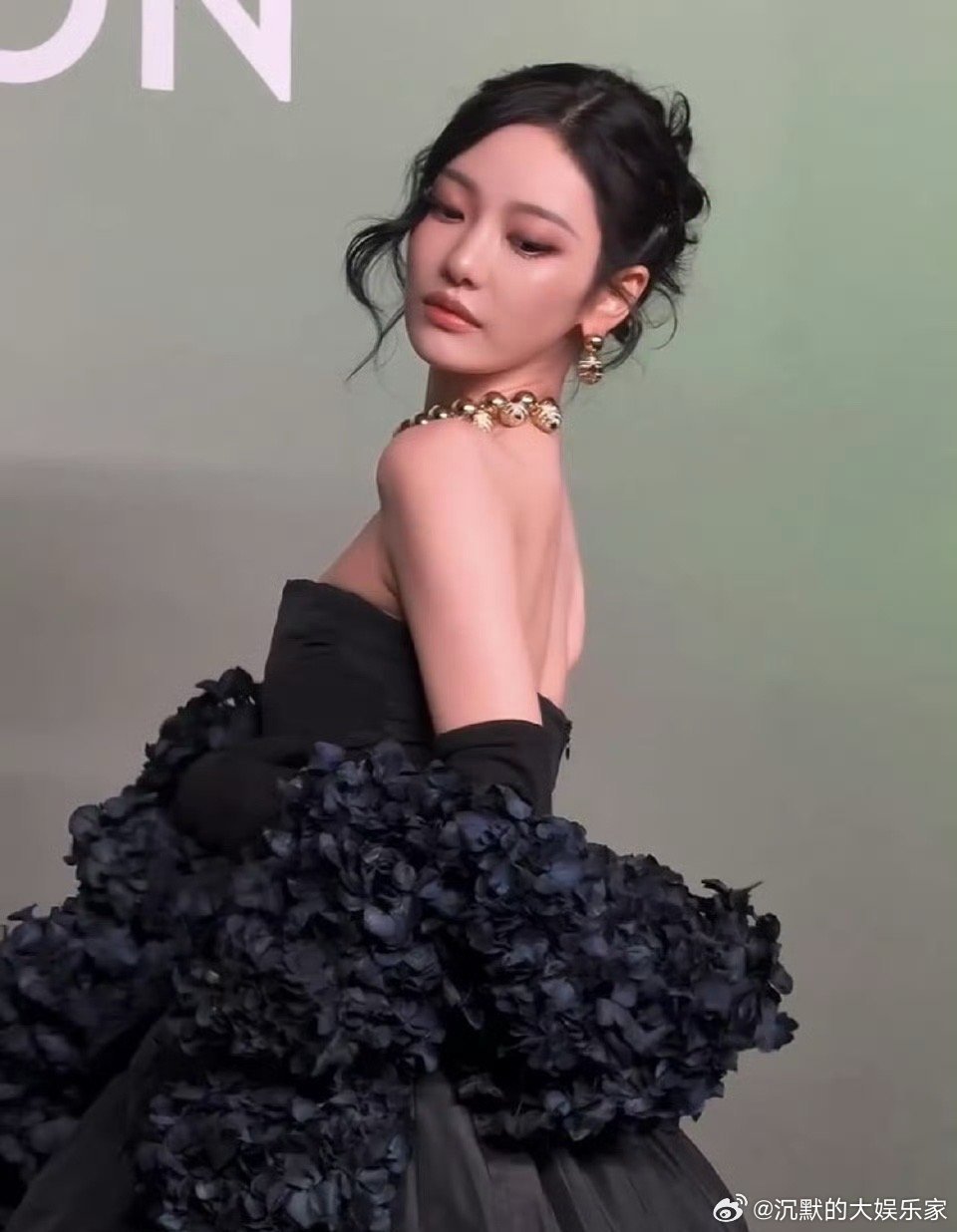 这个宁艺卓怎么美成这样完全高贵小猫！！！宁艺卓 比珠宝更闪耀的美貌vogue盛典