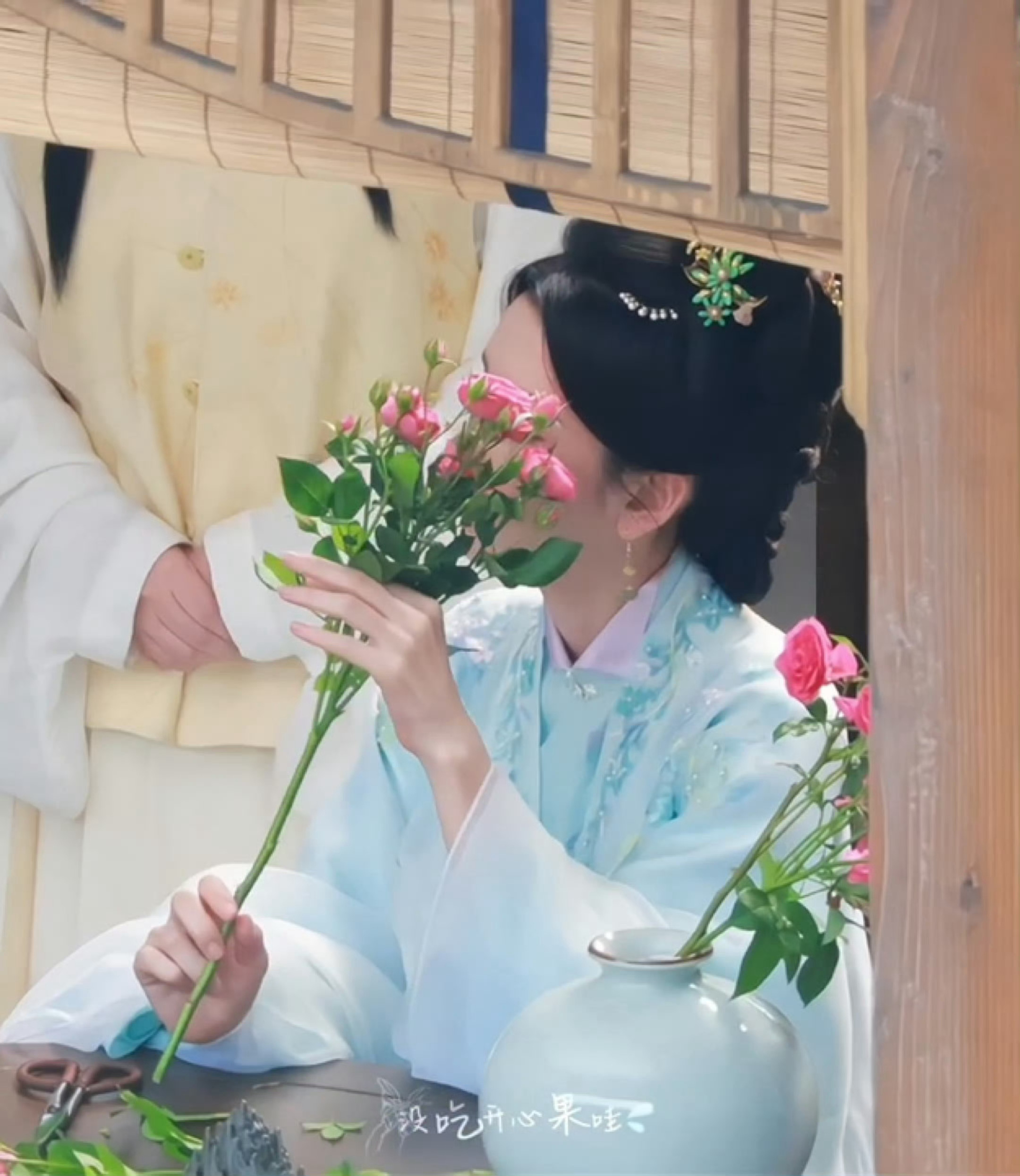 宋祖儿的手也没有短板表妹万福 ​​​