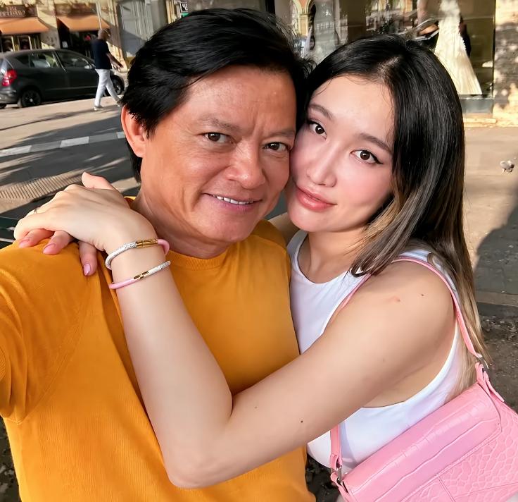 莫华伦与小娇妻