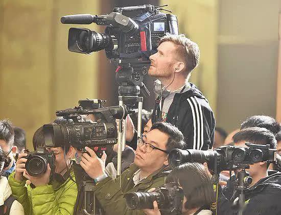 美国高层居然出现巨大分歧！分歧点就在中国！ 说白了，就是中国对美国做出强硬的反制