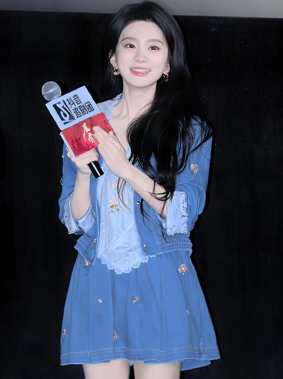 短剧演员中，颜值没有任何短板的可能就是马秋元了吧。而现在的短剧圈中，所有短剧演员