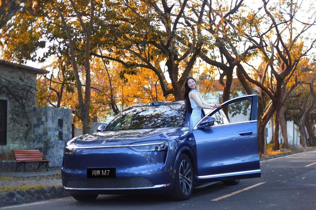 风景在窗外流动，故事在轮下生辉，装得下期待，载得动快乐，护得住安心，给您每一程温