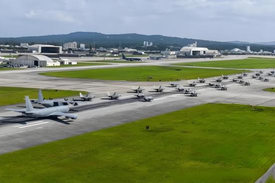 什么叫灭国级轰炸？美伊开战第八天，六架B52和四到六架B2，以及众多B1B轰炸机