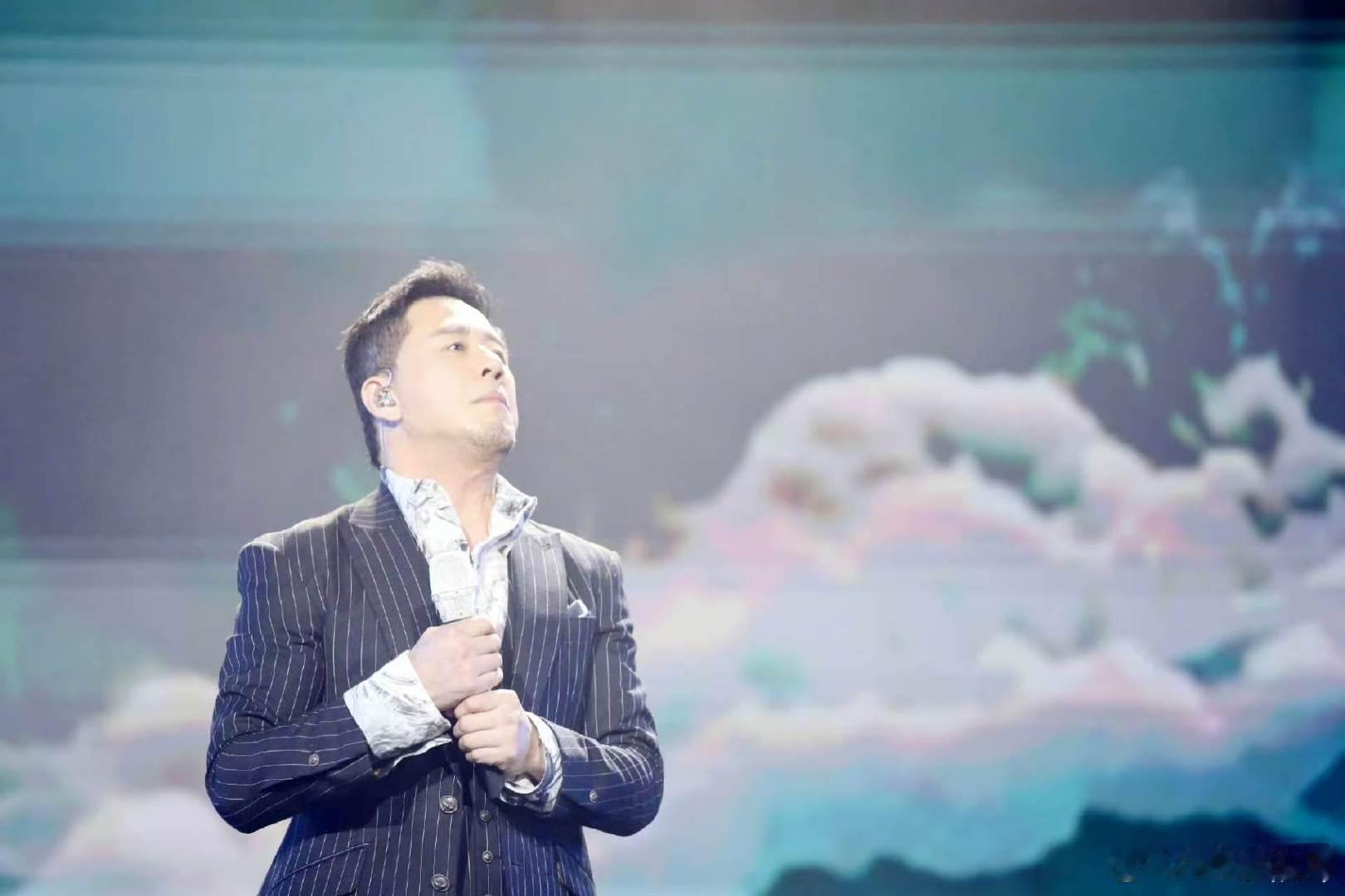 杨坤说歌手赛制放到19年就淘汰了歌手抢位赛分组歌手2026不刻意追求输赢，杨坤理