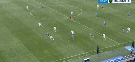 大连英博3比0浙江队大连英博中超三连胜 中超第5轮，大连英博主场3-0战胜浙江队