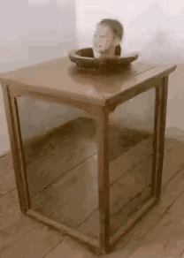 以为是魔术，原来是障眼法。