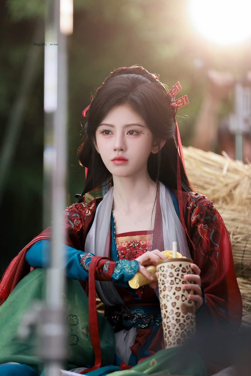 jjy鞠婧祎万花世界jjy鞠婧祎苏绿夏“我可以掉入深渊 但你必须站在顶峰.”