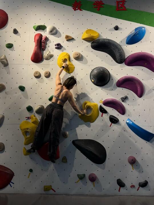 左滑看肌肉女反差