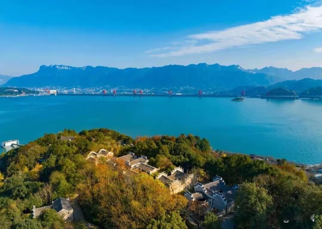 宜都能有什么独特之处呢？它本来就是宜昌不可分割的一部分，无论是山水还是人文，二者