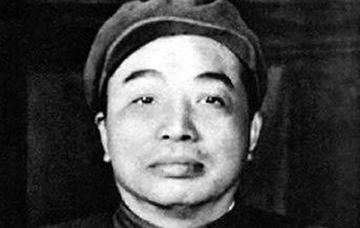 1957年的一次军委会议上，彭德怀在大会上指着刘伯承怒骂；不要忘了，红军时期，教