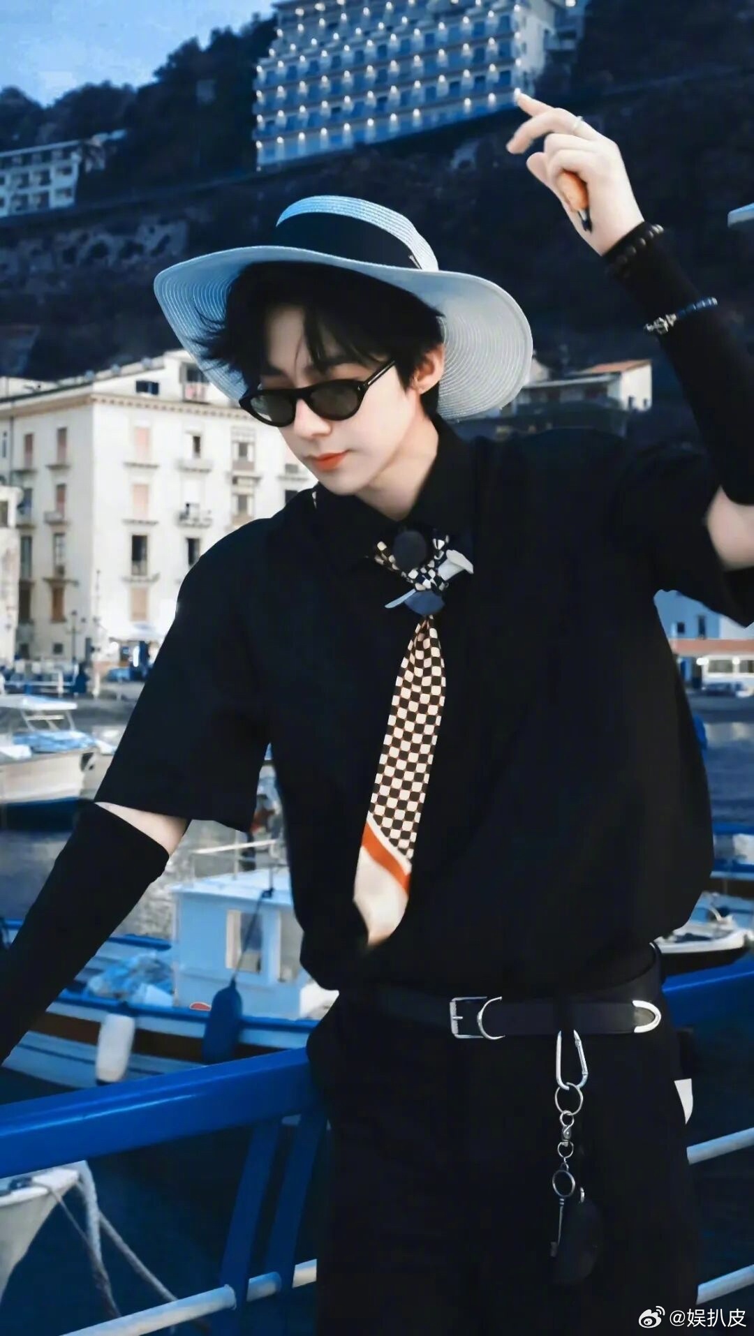 刘宇宁终于默认了婆婆刘宇宁真的是很真诚的人，难怪他火！是有原因的！！！ 