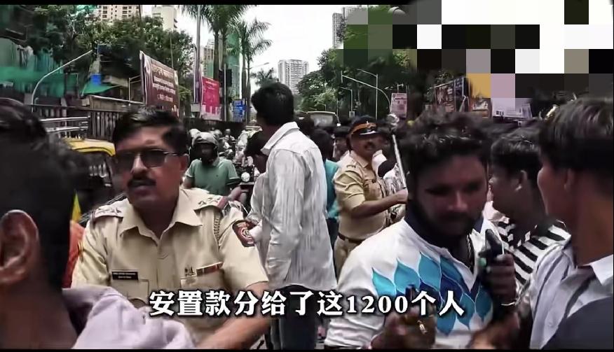 跟他们聊天，为什么印度人身上有味？
有人说，印度的水非常宝贵，水可以种地呀，也可