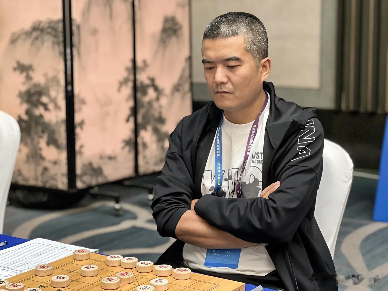 威凯杯男子组第一名甘肃省刘玉武
[赞][赞][赞]