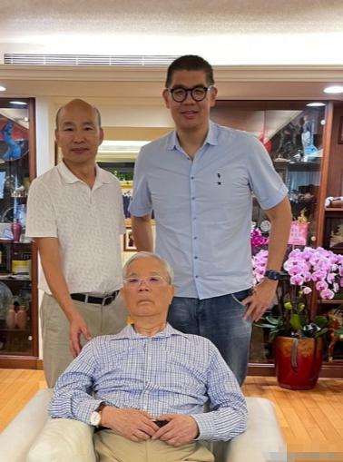 中国国民党原主席连战，如今已是90岁高龄。
 
很多人可能对连战的印象，还停留在