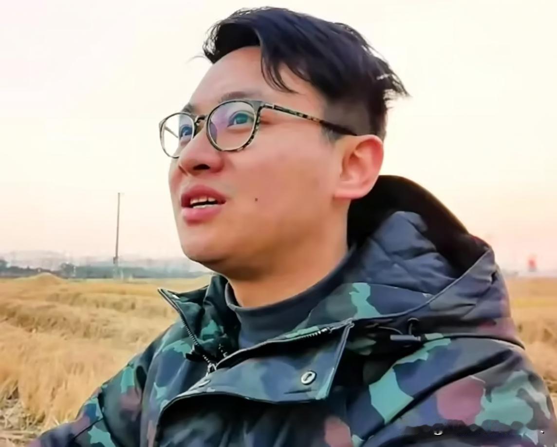 别怕自己有病
也别抱怨自己的命
读懂这句话
心就宽了
最近一段话刷爆网络
别怕自