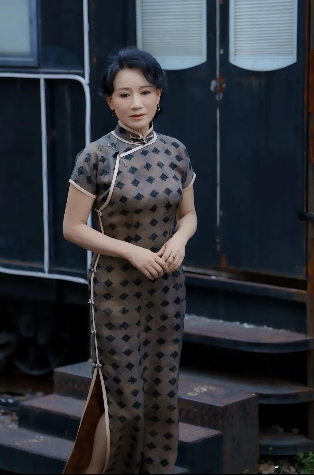 如果越剧演《雷雨》，有王志萍来演繁漪最合适不过了，还可以弥补王文娟老师没演成繁漪