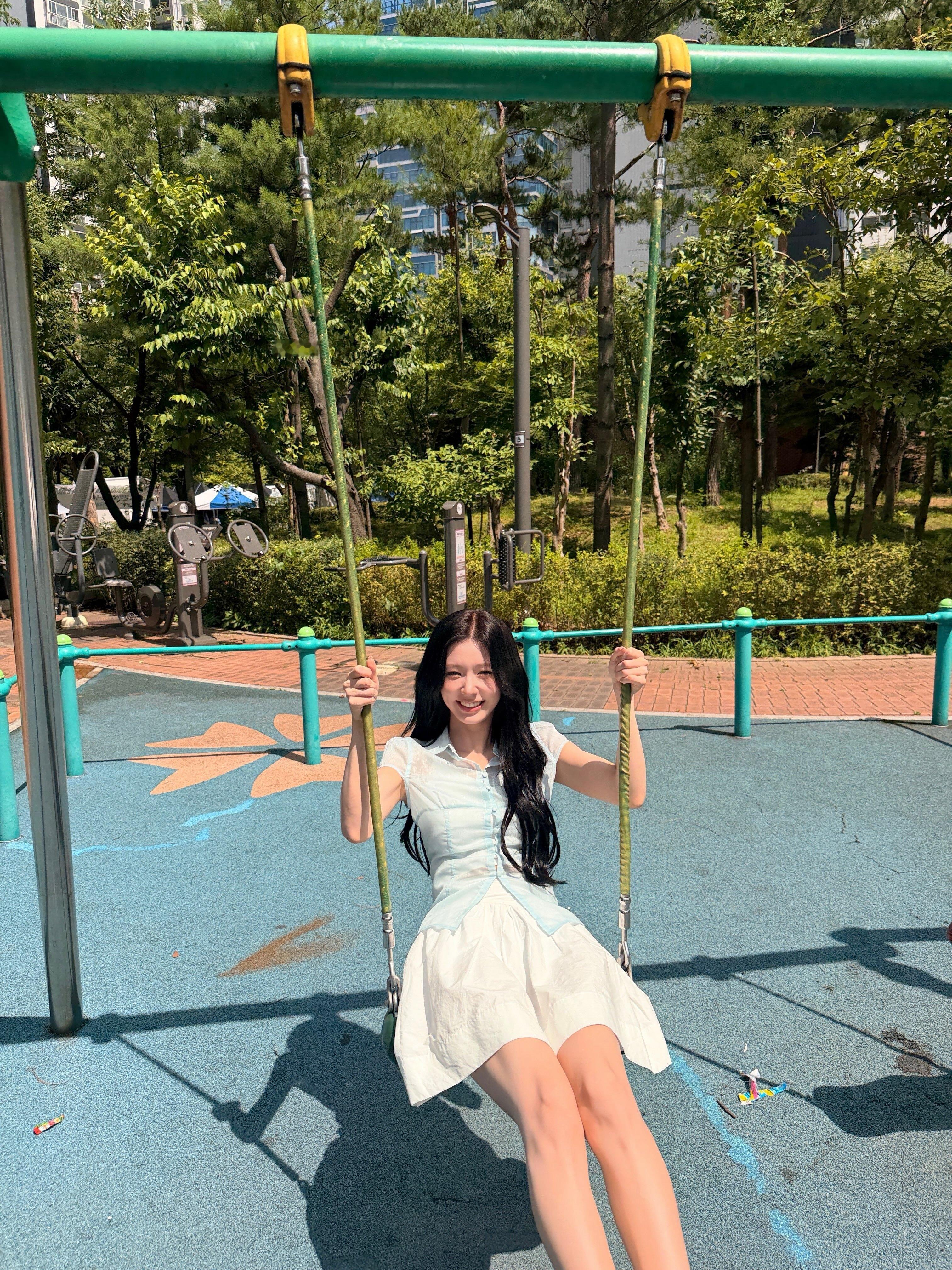 idle组合赵美延力量主唱💚面弗洛狄忒260717 薇娟ig更新绿色执着女和绿