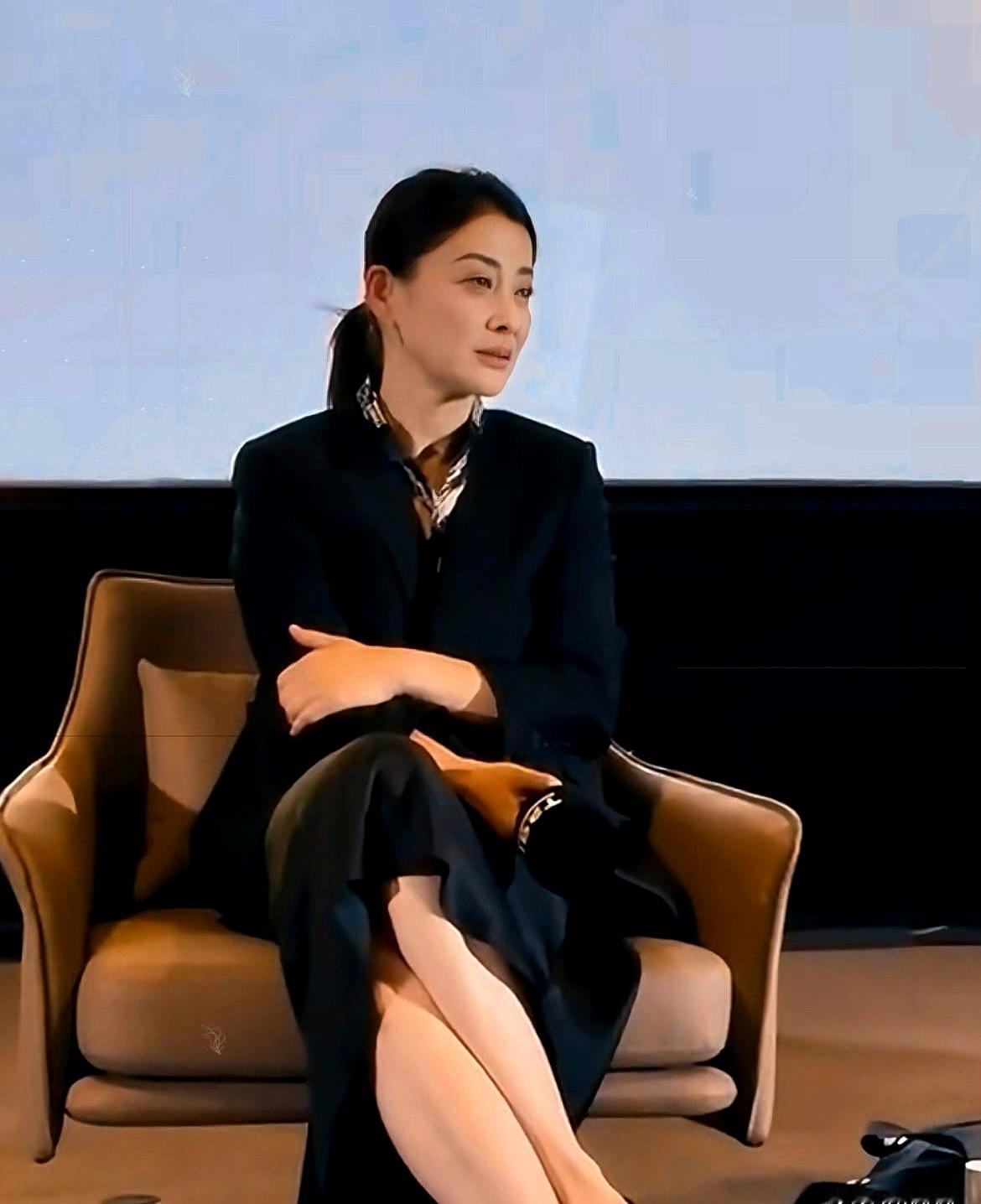 遇没遇到过那种开会时抢过麦克风，吧啦吧啦扯了十分钟高级词汇，最后大家连他想表达啥
