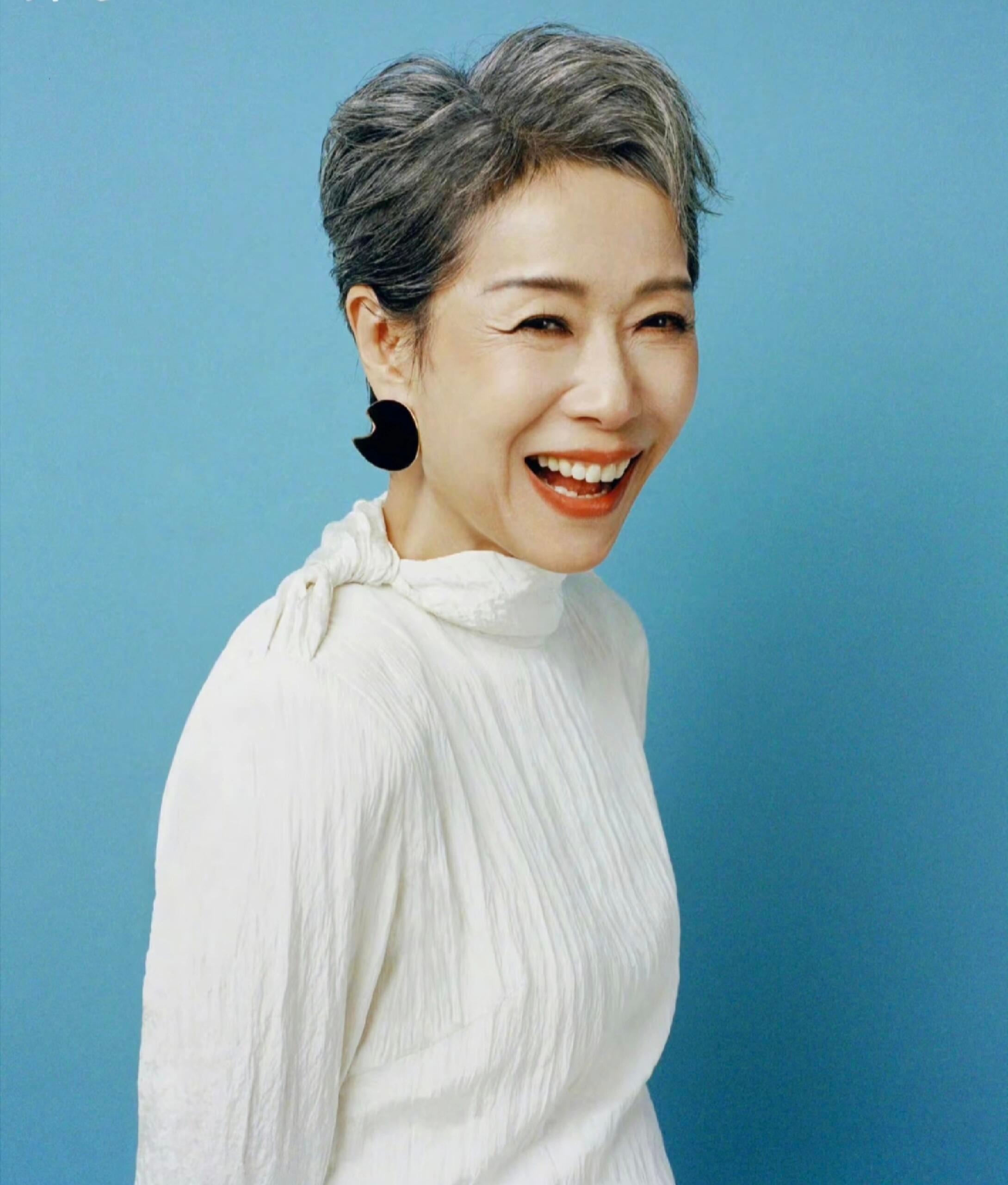 叶童63岁发布首张EP63岁叶童首张EP上线63岁勇敢逐梦，温柔奔赴热爱！叶童携