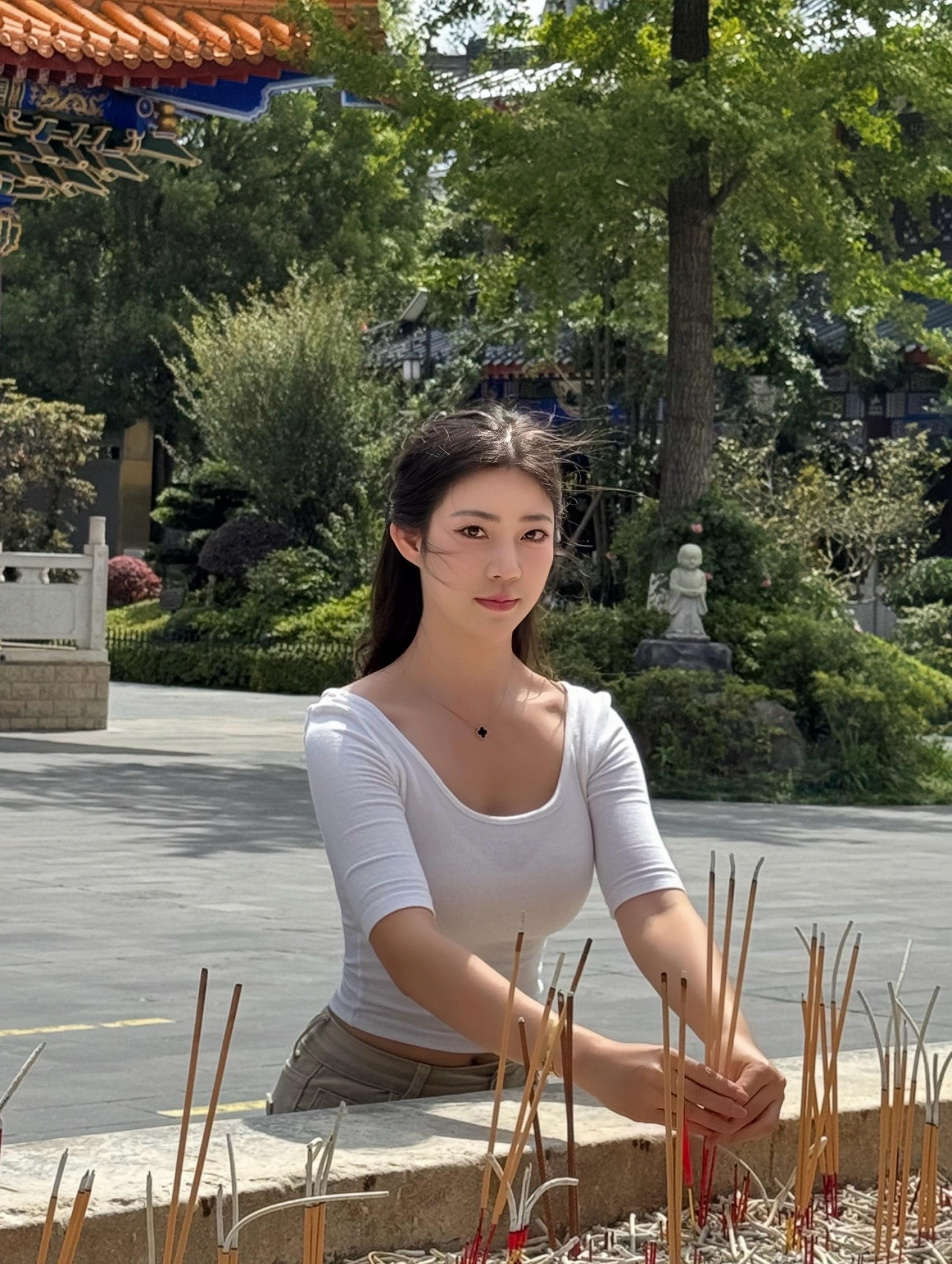 当你感觉磁场弱，情绪不高，气血不足的时候，多听听红歌，那就试试