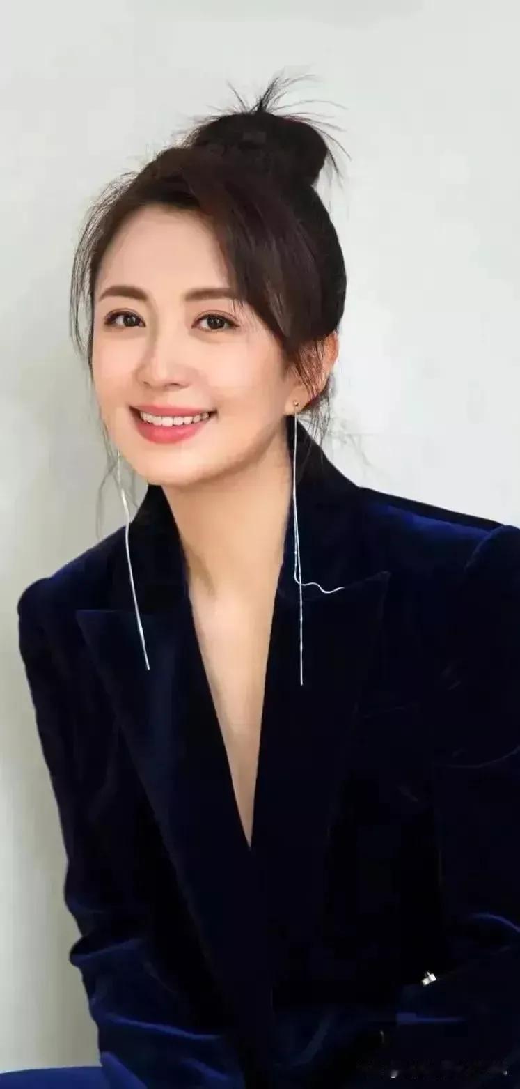 杨童舒
素颜写真